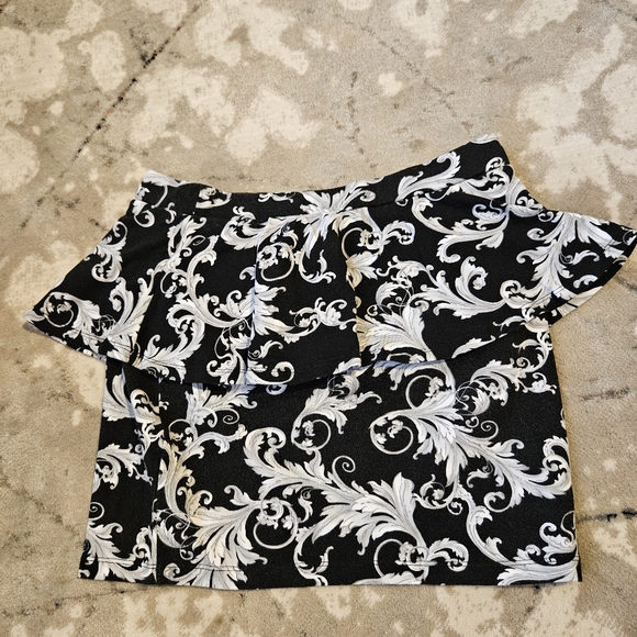 💥2for15💥 Forever 21 peplum mini skirt - Picture 2 of 6